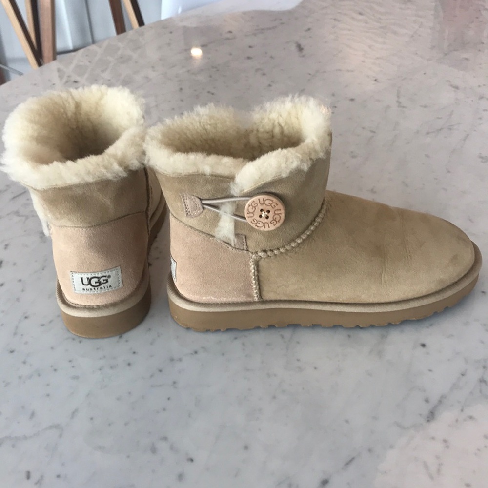 UGG. Bailey Button. Size 7.  Sand.  Worn once